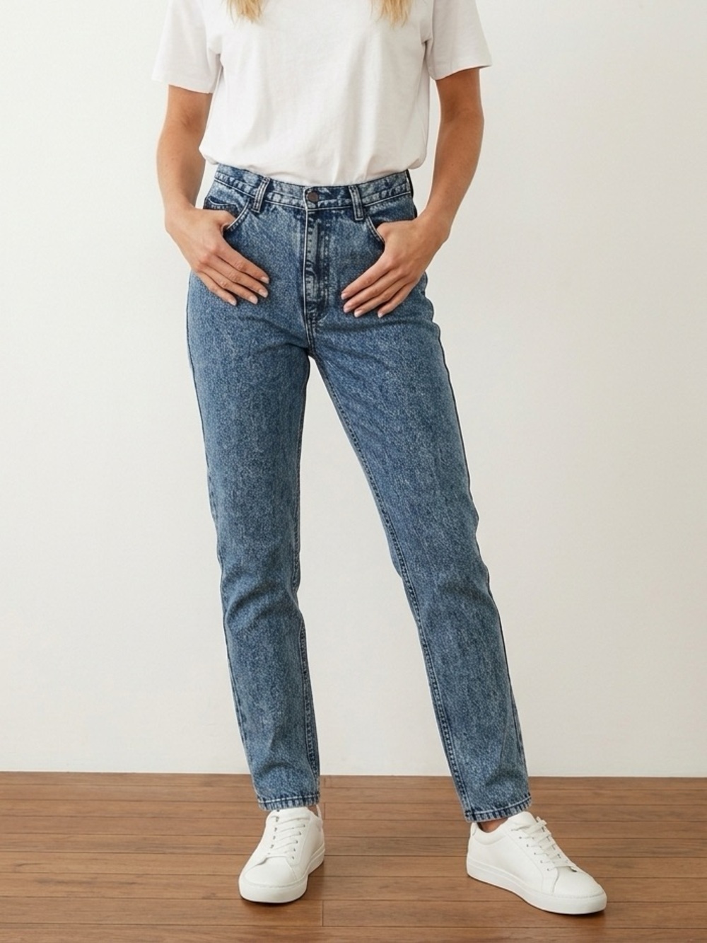 Lana Classic Straight Leg Denim Jeans | Size 28